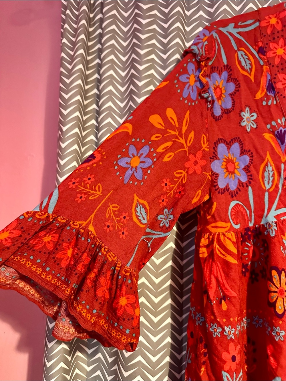 Easel | Red Floral V-Neck Tunic, Size L - Picture 2 of 6
